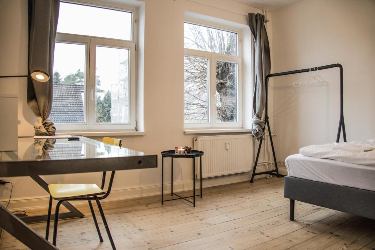 Doppelbett In Heller Apartment *