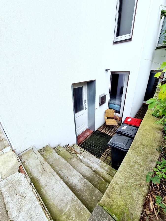 Spacious In Urban Location Apartment *