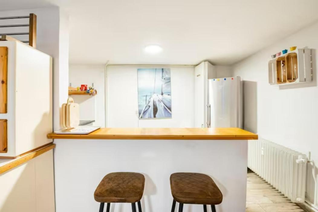Gemuetliche 3-zkb Wc Souterrainwohnung In Bestlage Appartement *