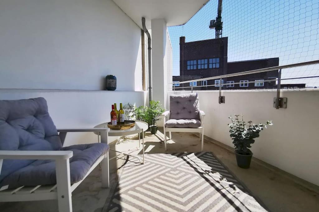 Hh 04 By Rockchair - Superhost Status - Modernes Mit Sonnigem Balkon & Premium Boxspringbetten In Winterhude - Geheimtipp