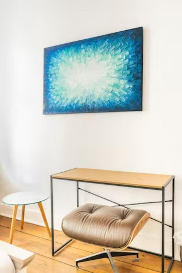 Großzügige Altbauwohnung In Bestlage *