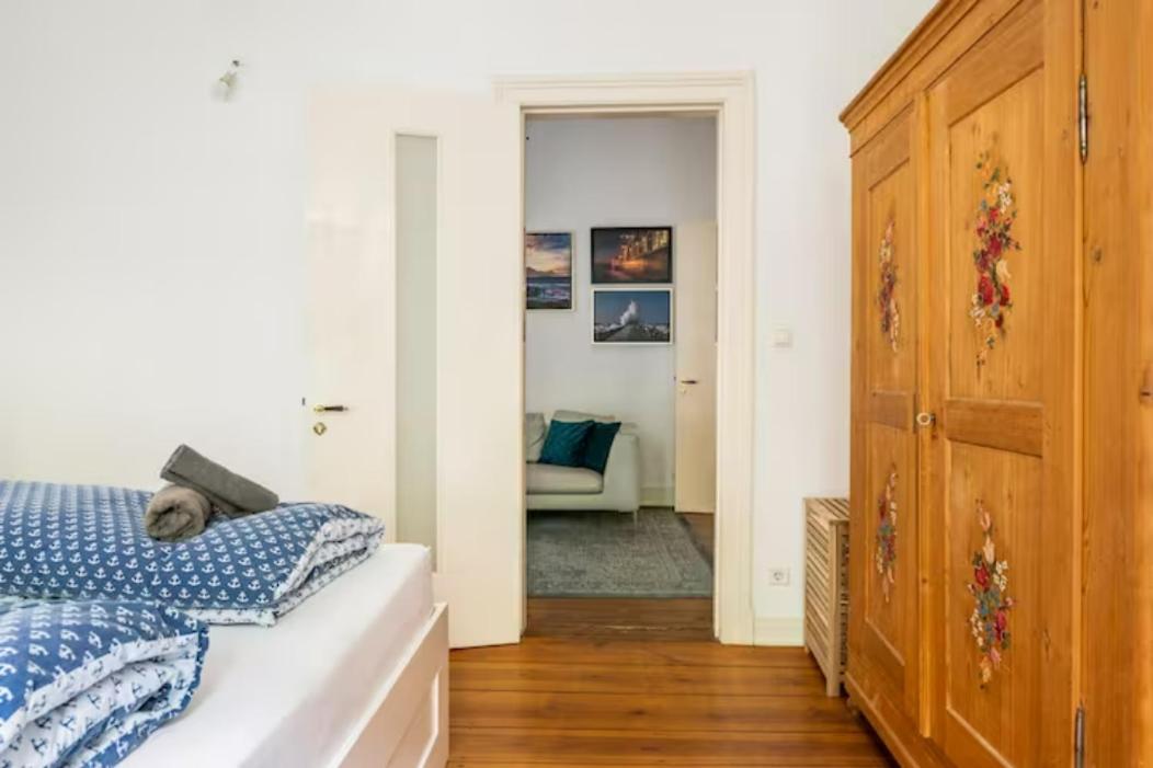 Apartment Großzügige Altbauwohnung In Bestlage *