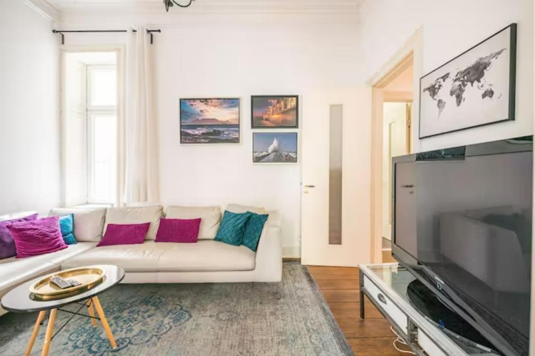 Apartment Grosszuegige Altbauwohnung In Bestlage