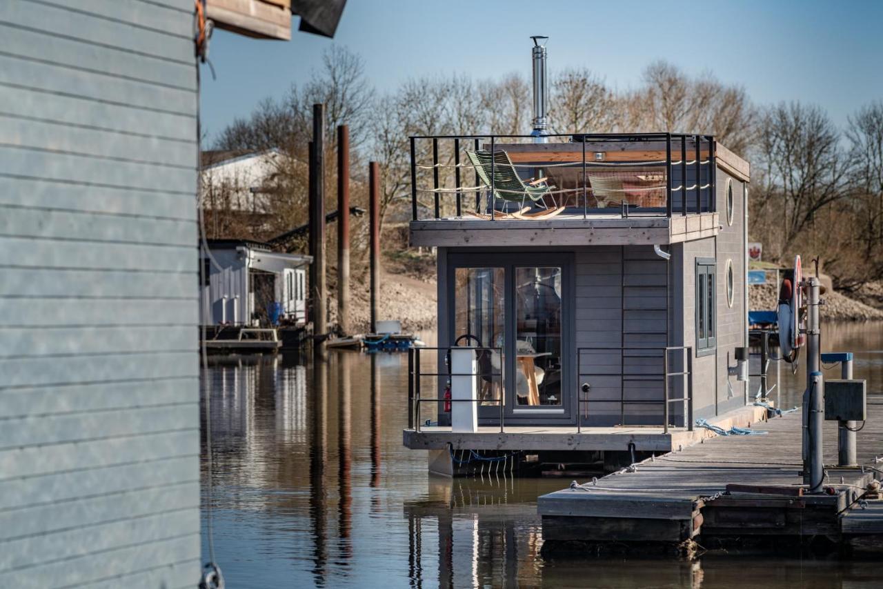 Wunderschoenes Hausboot Agathe *