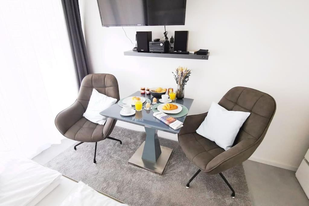 Apartment Hh 03 By Rockchair - Superhost Status - Modernes Mit Sonnigem Balkon & Premium Boxspringbetten In Winterhude - Geheimtipp *