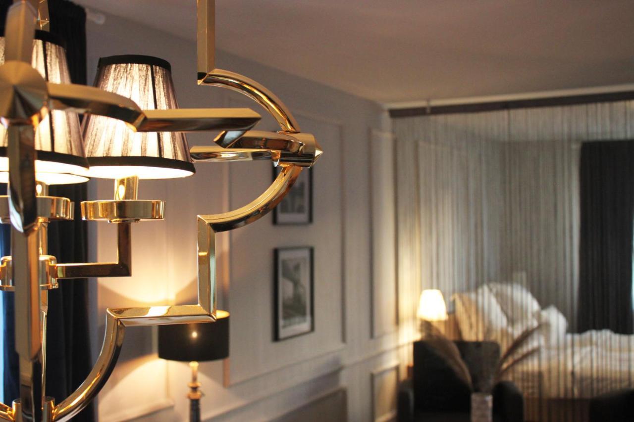 R B Apartment: Airport-adjacent Haven For Families And Professionals *