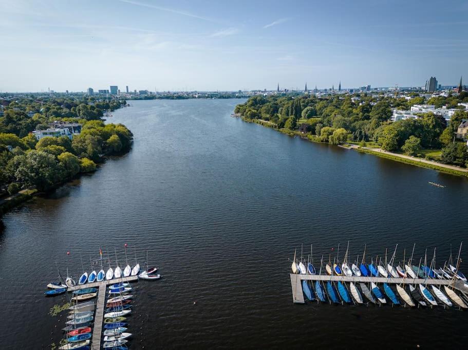 Modern, Ruhig, Gemuetlich: 2 In Bester Lage Nahe Alster + Stadtpark Apartment