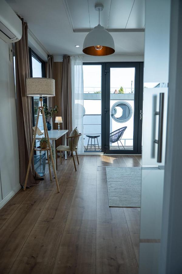 80qm Privates Hausboot In Hamburg-mitte Hamburgo