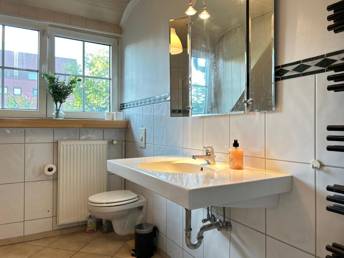 Four Bedroom In Hamburg, Kanzlerhof 3 Hamburg-Harburg