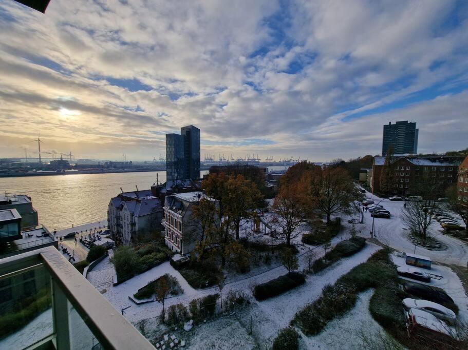 River View *