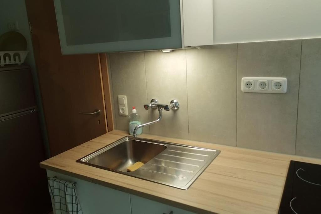 Volksdorf 2 Zimmer, 3 Betten, Souterrain Apartment