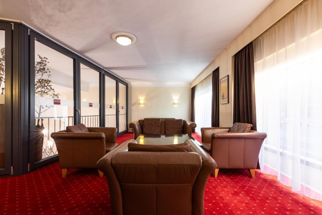 Novum Kronprinz Hauptbahnhof 3*