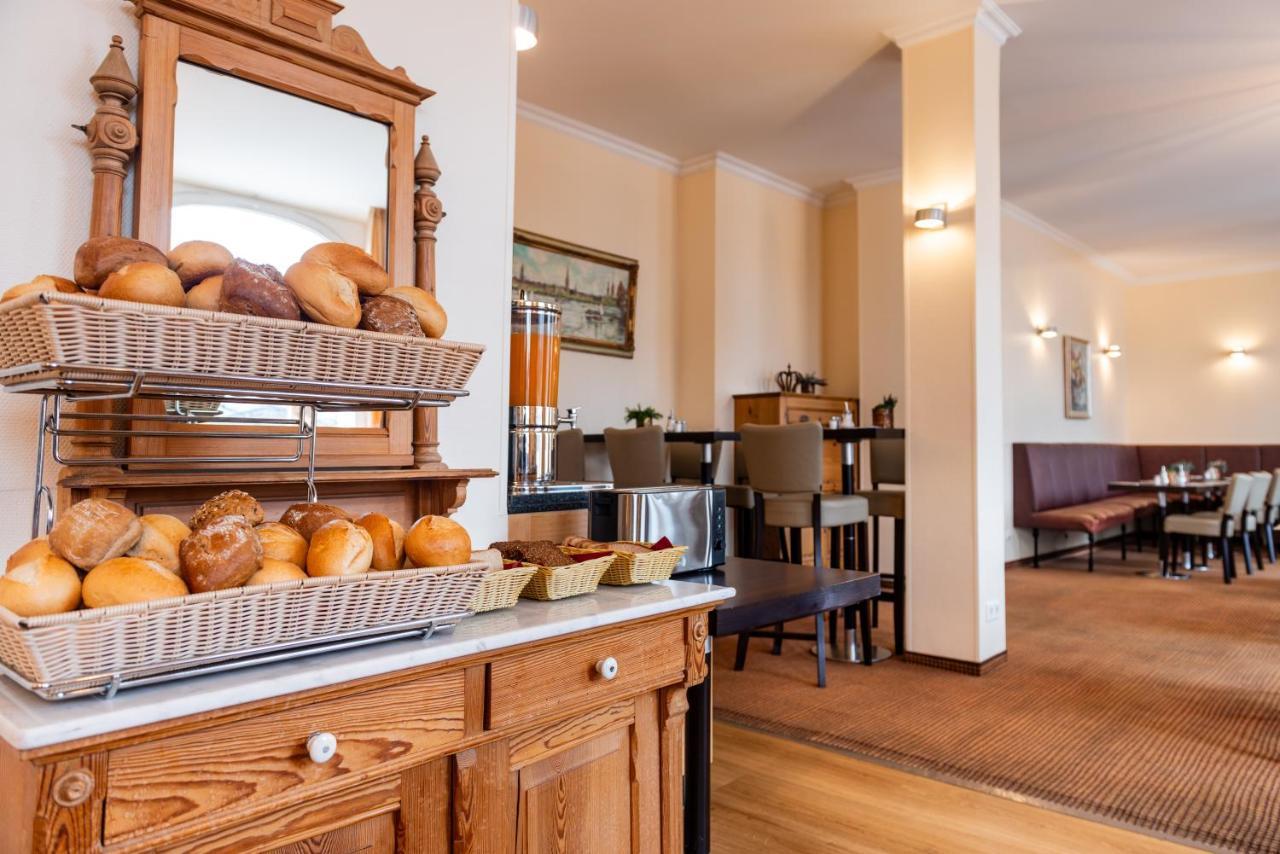 Novum Kronprinz Hauptbahnhof Hotel 3*