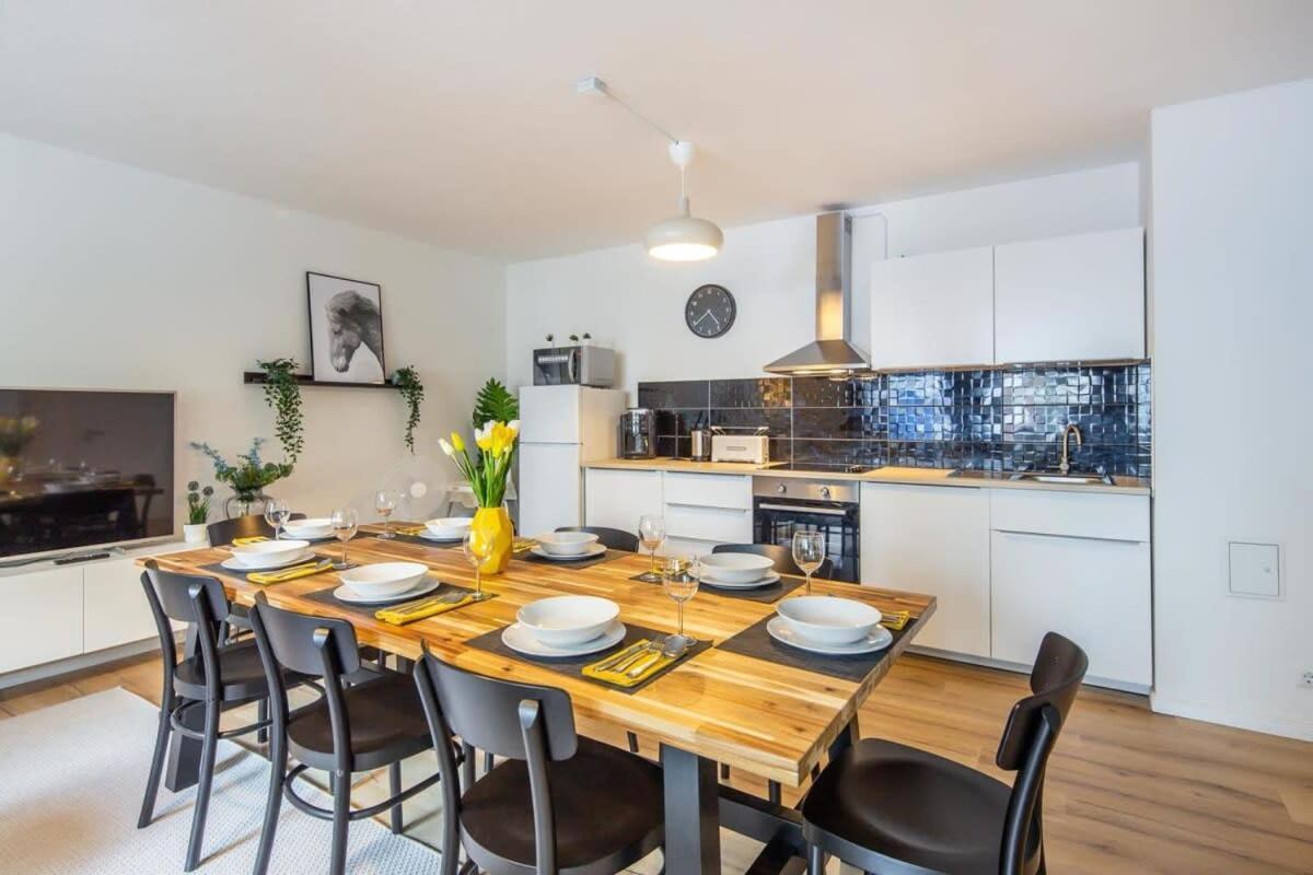 Apartment 3 Bedroom In Great Location