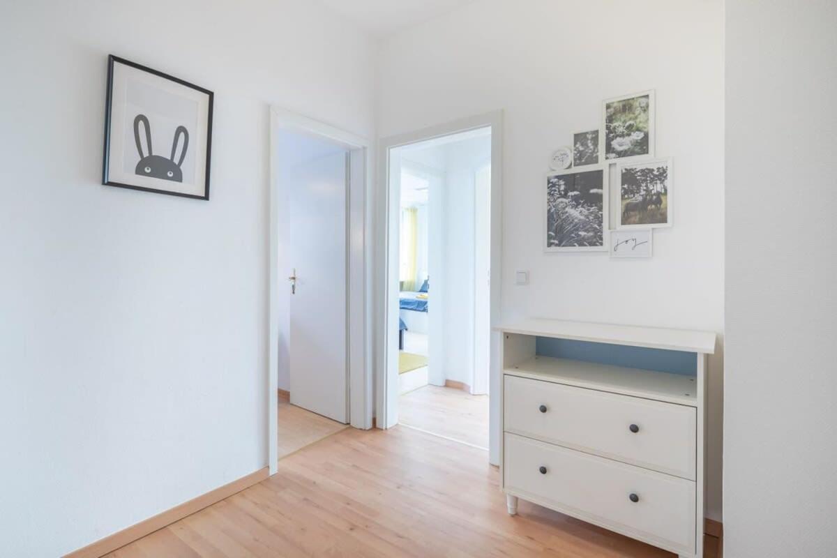Apartment Beautiful 2 Bedroom Incl Parking *
