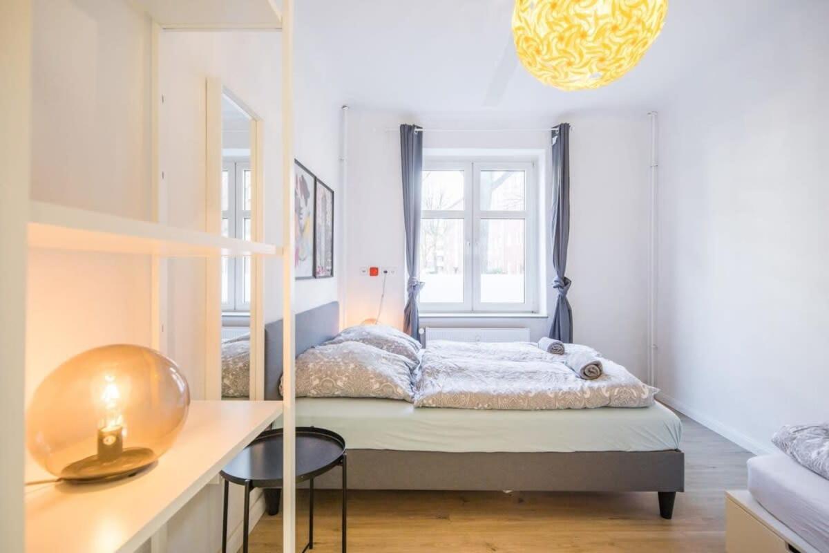 Appartement Spacious Two Br Close To Stadtpark And Street Parking *