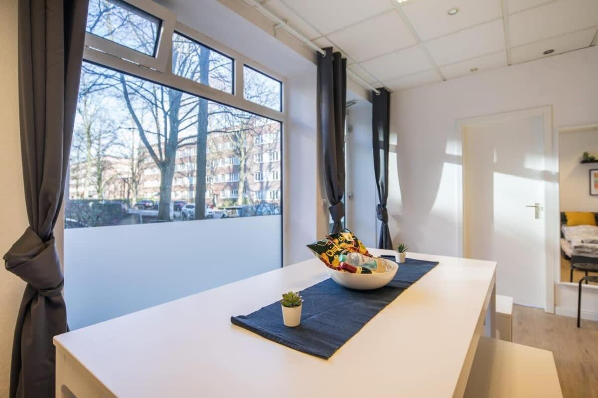 Appartement Spacious Two Br Close To Stadtpark And Street Parking *