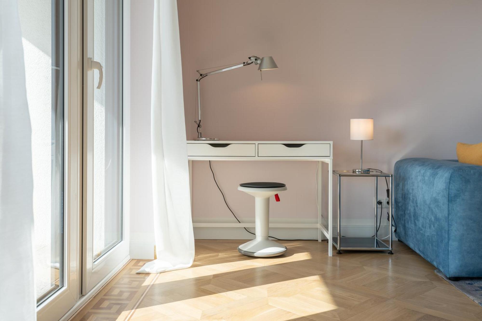 Appartement Cls Moderne City-wohnung Tiefgarage, E-laden, Balkon, Parken, Blick Ueber Hamburg, Cafe Im Haus, Bus Gegenueber, Flex Check In *