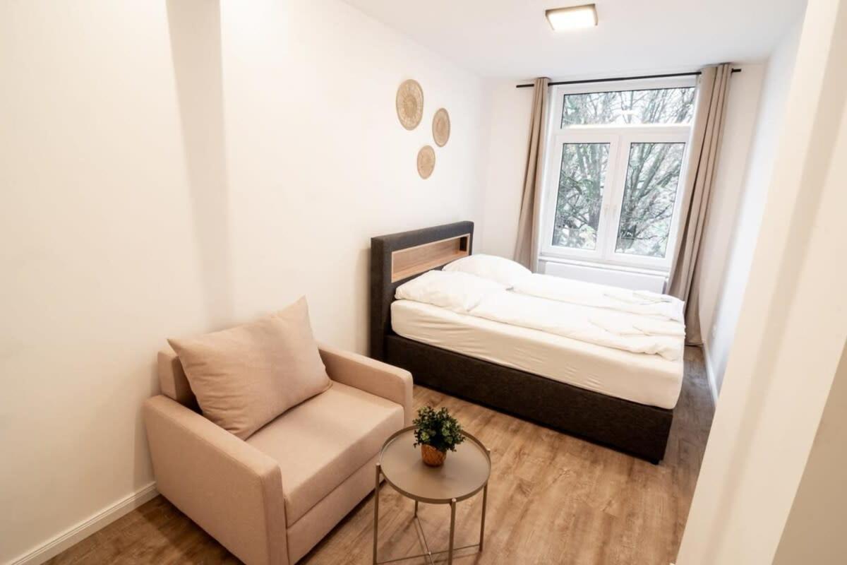 Gem For 12 Apartment