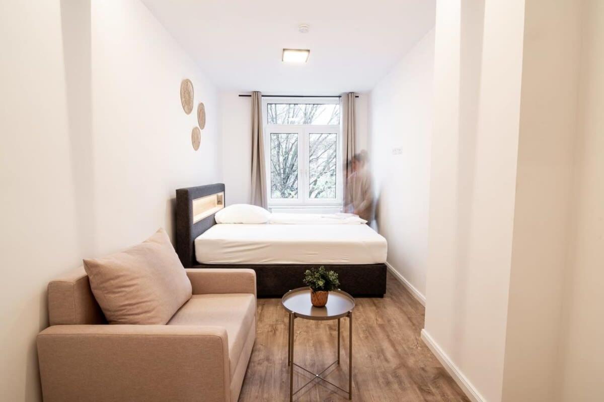 Gem For 12 Apartment Hamburg