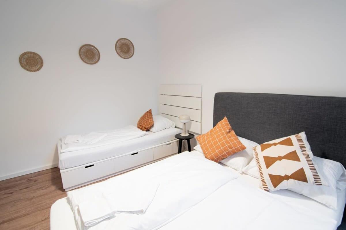 Great Three Bedroom Appartement Hamburg-Harburg