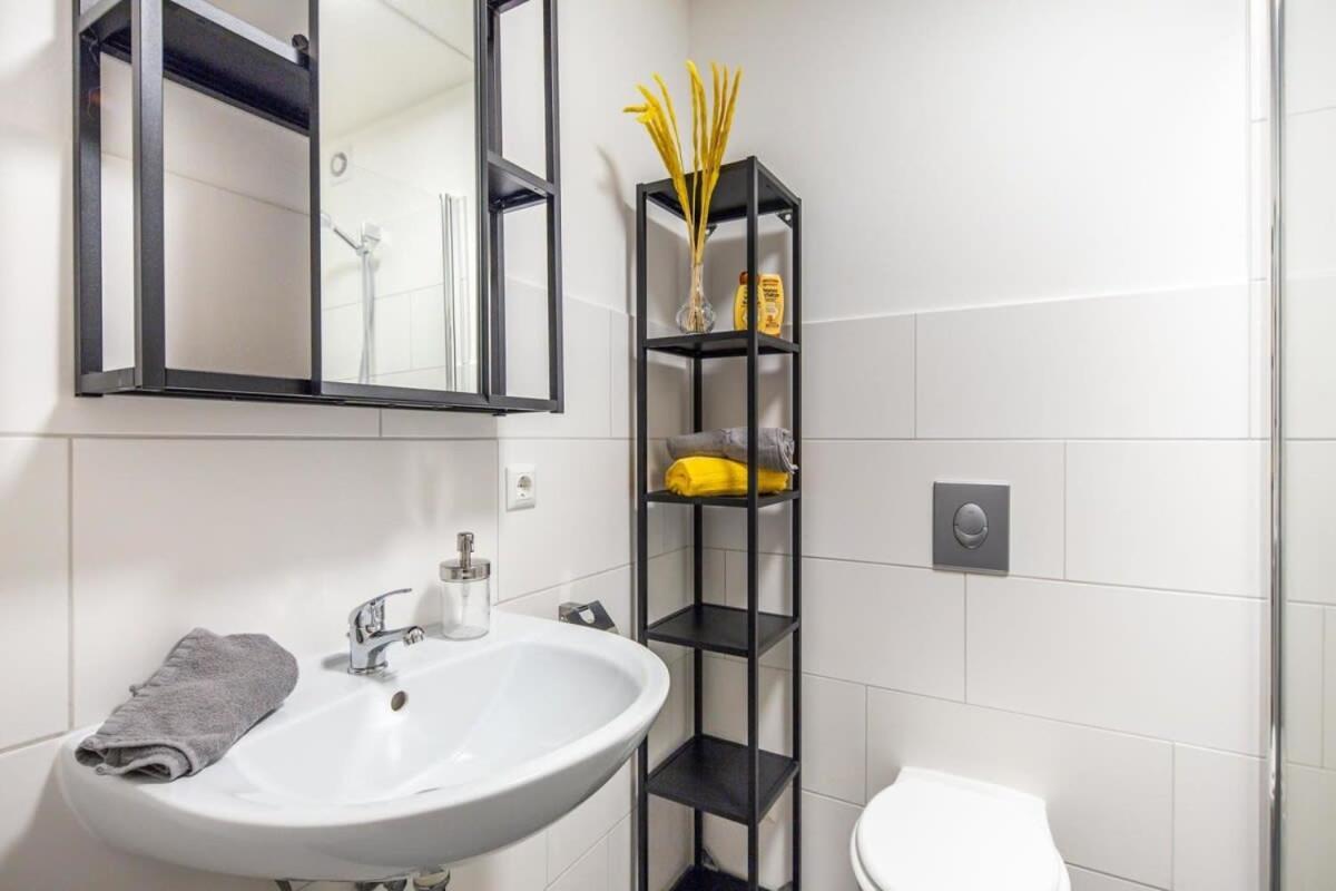 3 Bedroom In Great Location Apartment
