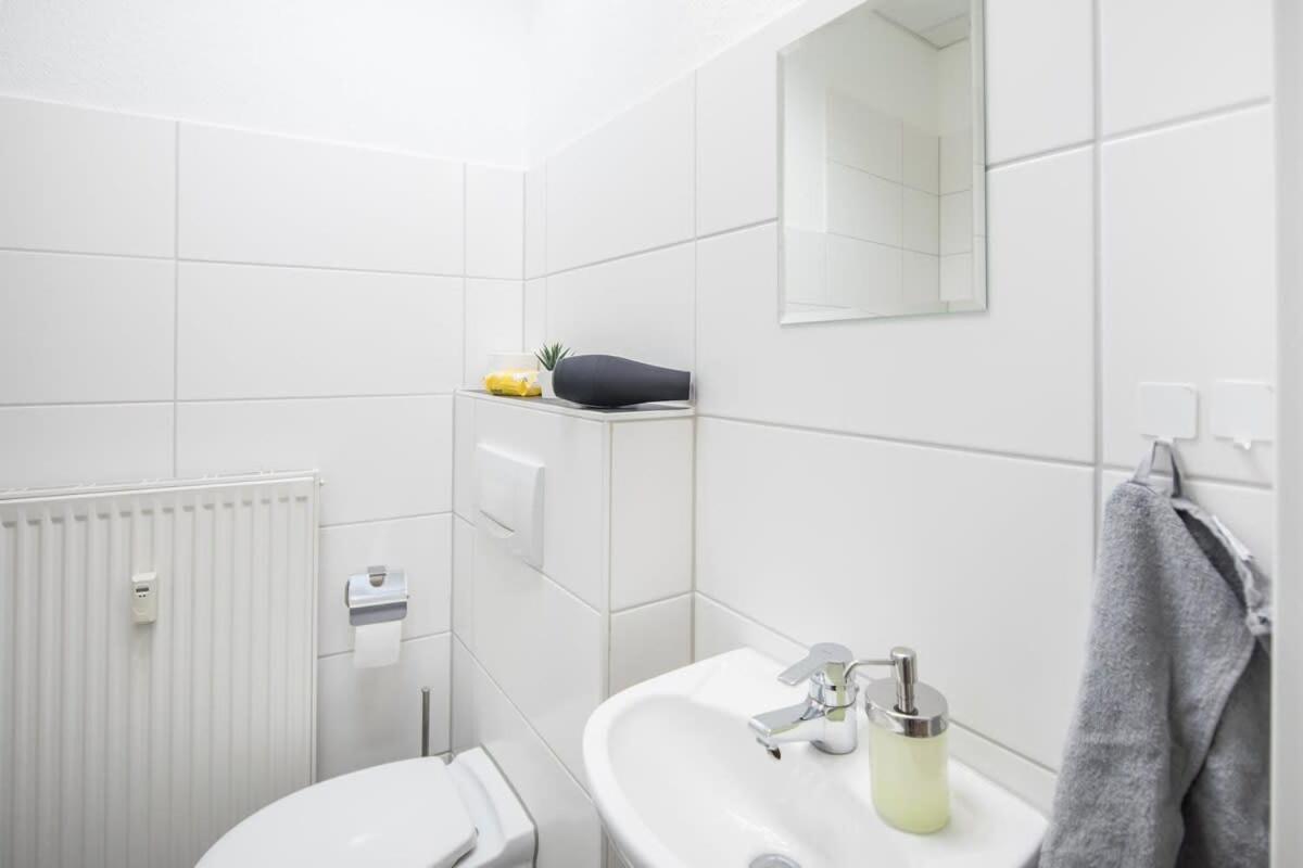 Spacious 2 Bedroom Hamburg