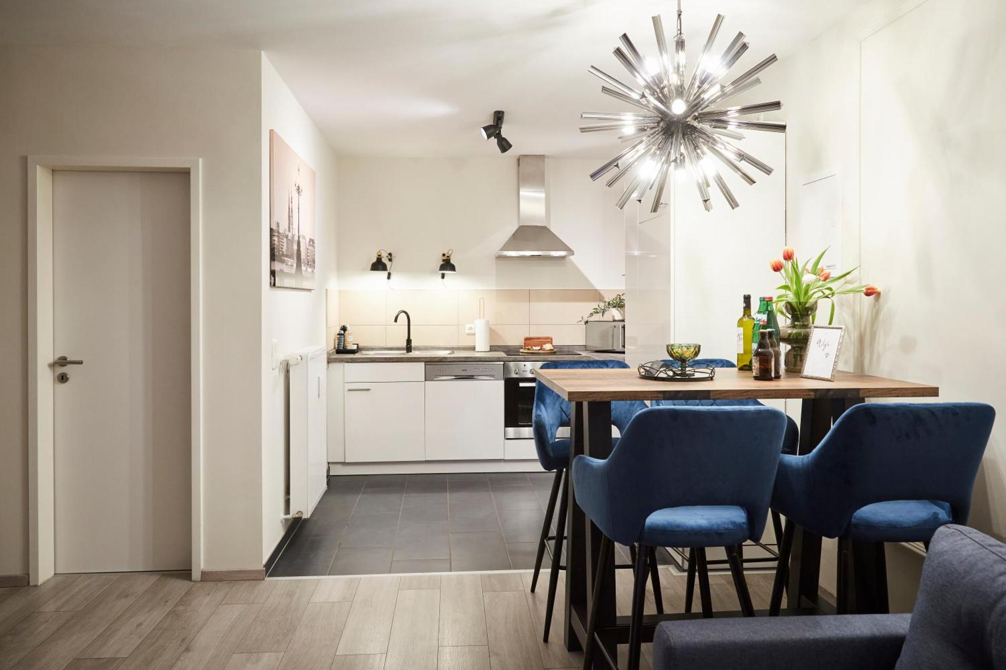 R B Business Am Flughafen Fuer 1-5 Personen - Ideal Fuer Geschaeftsreisende Und Familien - Kueche - Waschtrockner - Smart Tv Appartement