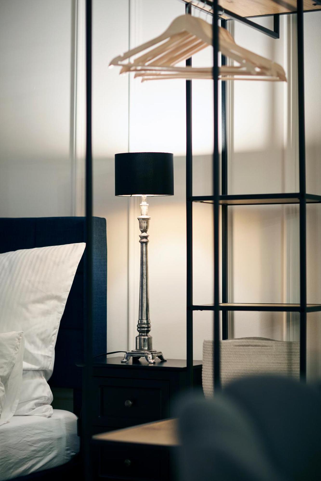 R B Business Am Flughafen Fuer 1-5 Personen - Ideal Fuer Geschaeftsreisende Und Familien - Kueche - Waschtrockner - Smart Tv Appartement