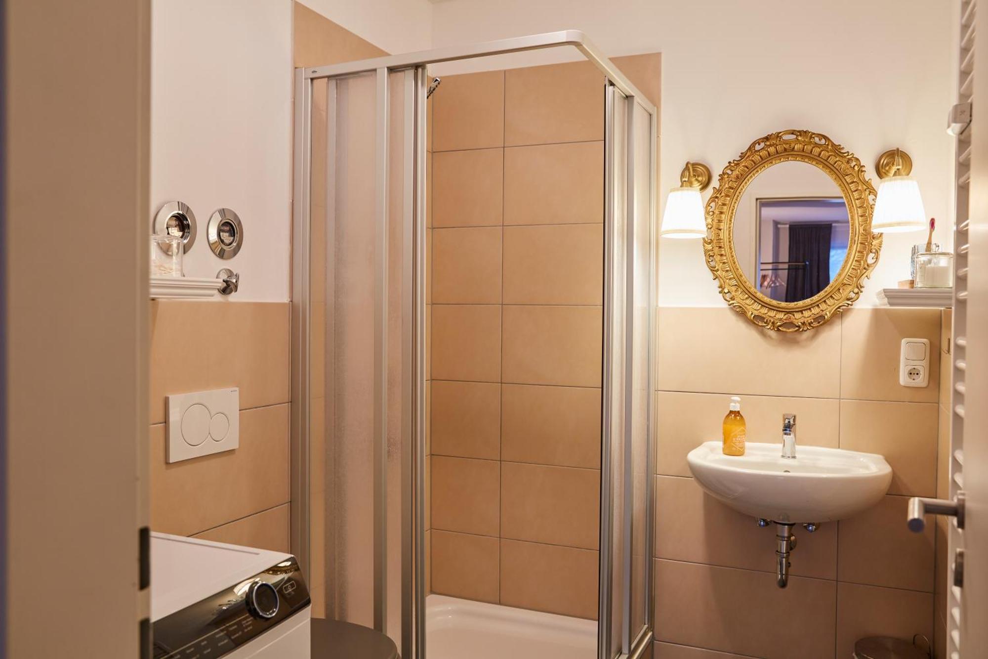 Appartement R B Business Am Flughafen Fuer 1-5 Personen - Ideal Fuer Geschaeftsreisende Und Familien - Kueche - Waschtrockner - Smart Tv Hamburg-Harburg