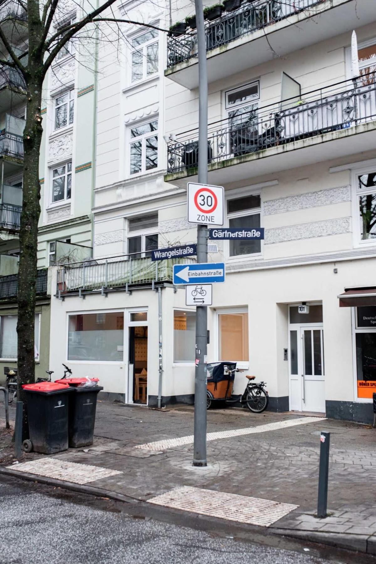Great Three Bedroom * Hamburg