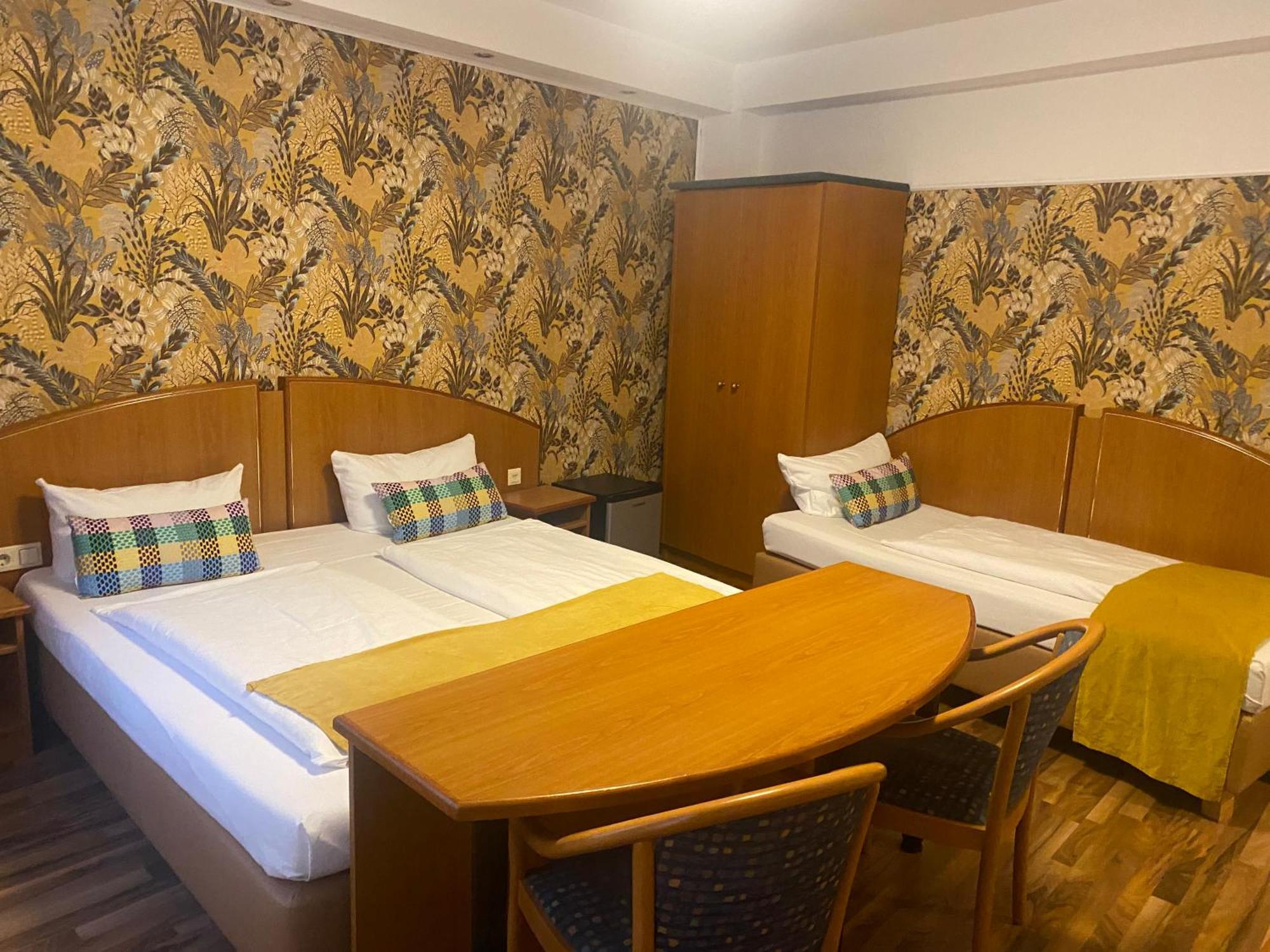 Condor Hotel