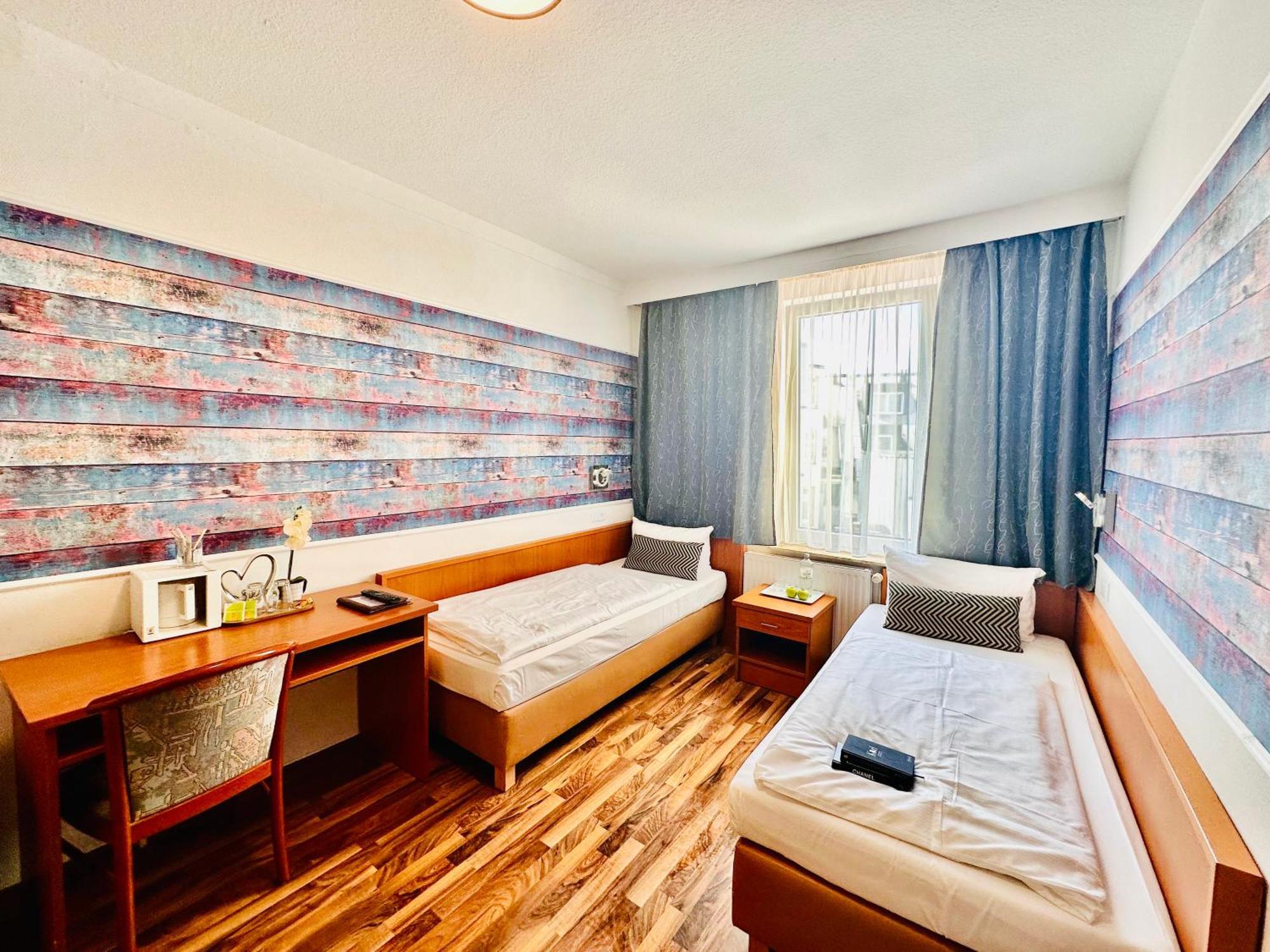 Condor 3* Hamburg