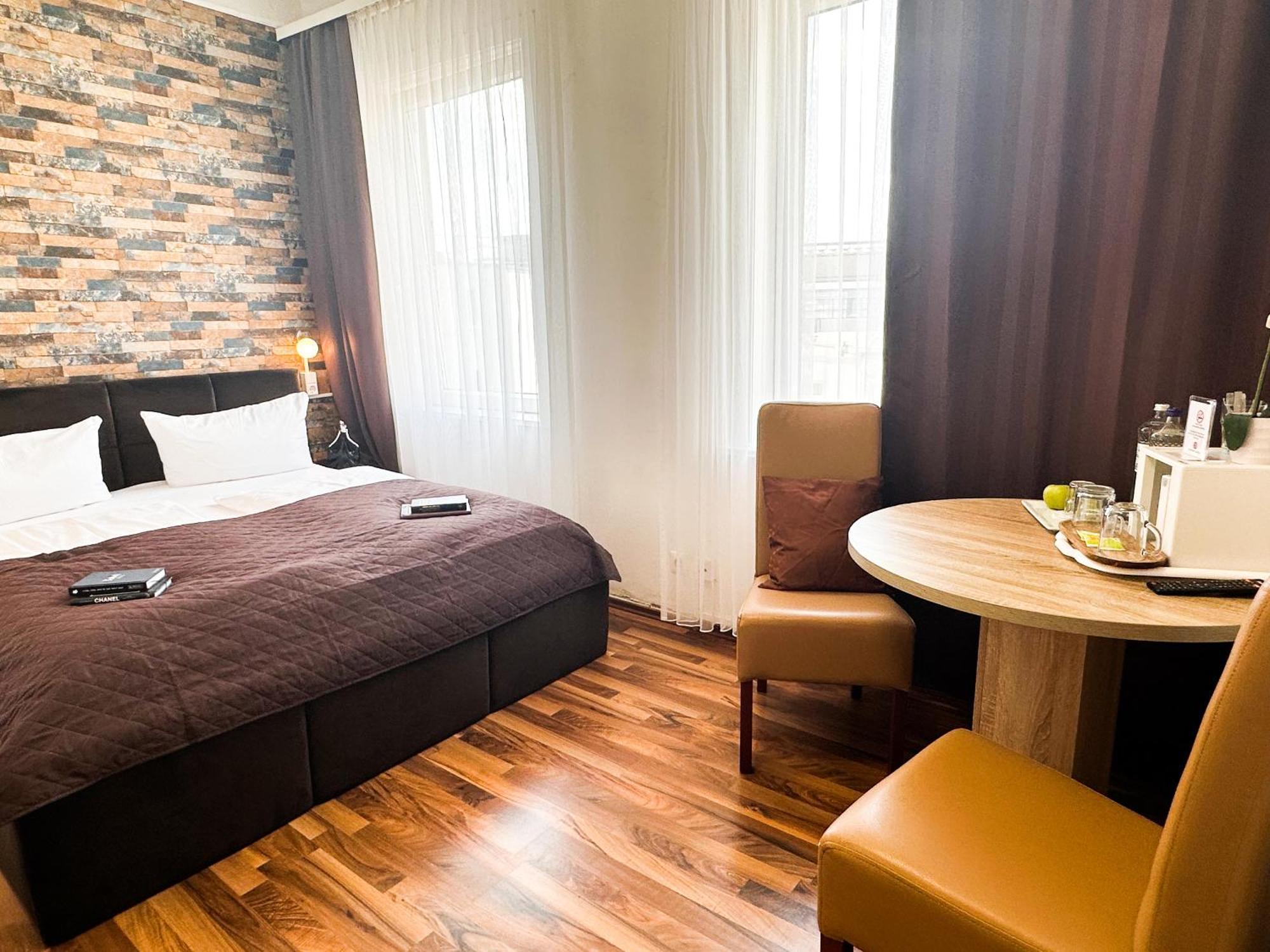 Condor Hotel