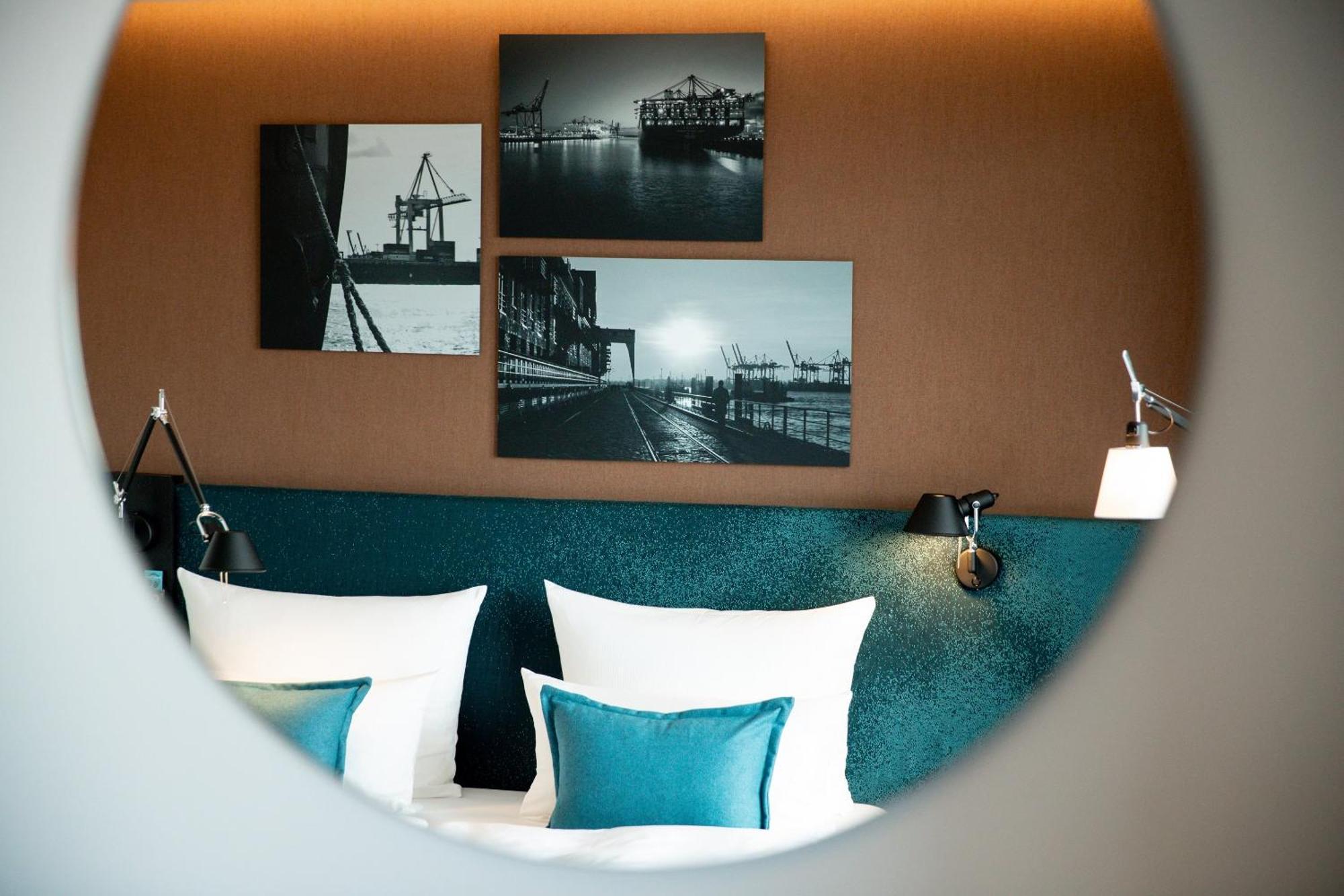 One Hamburg-fleetinsel