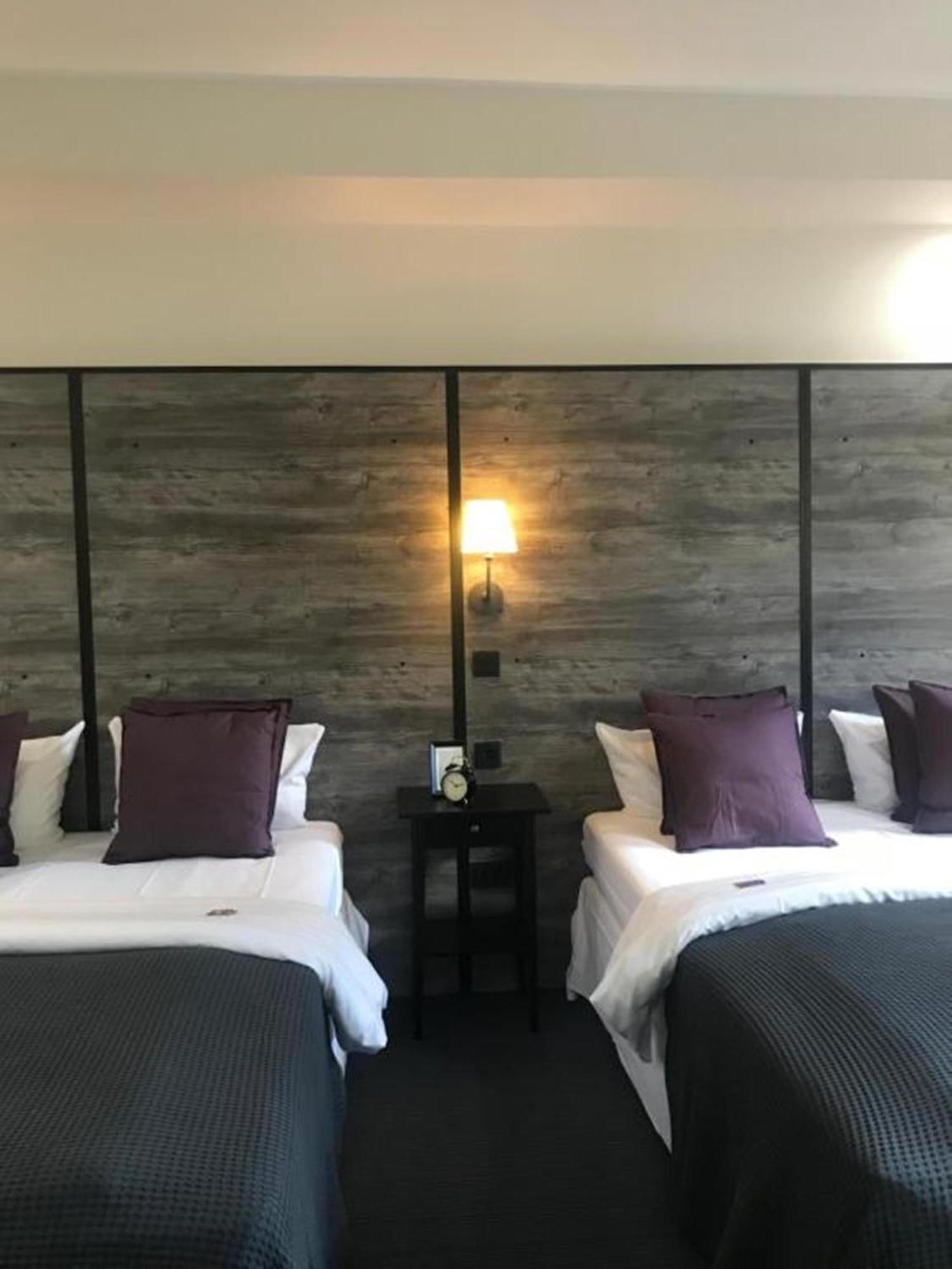 Hamburg Room 2* Hamburg