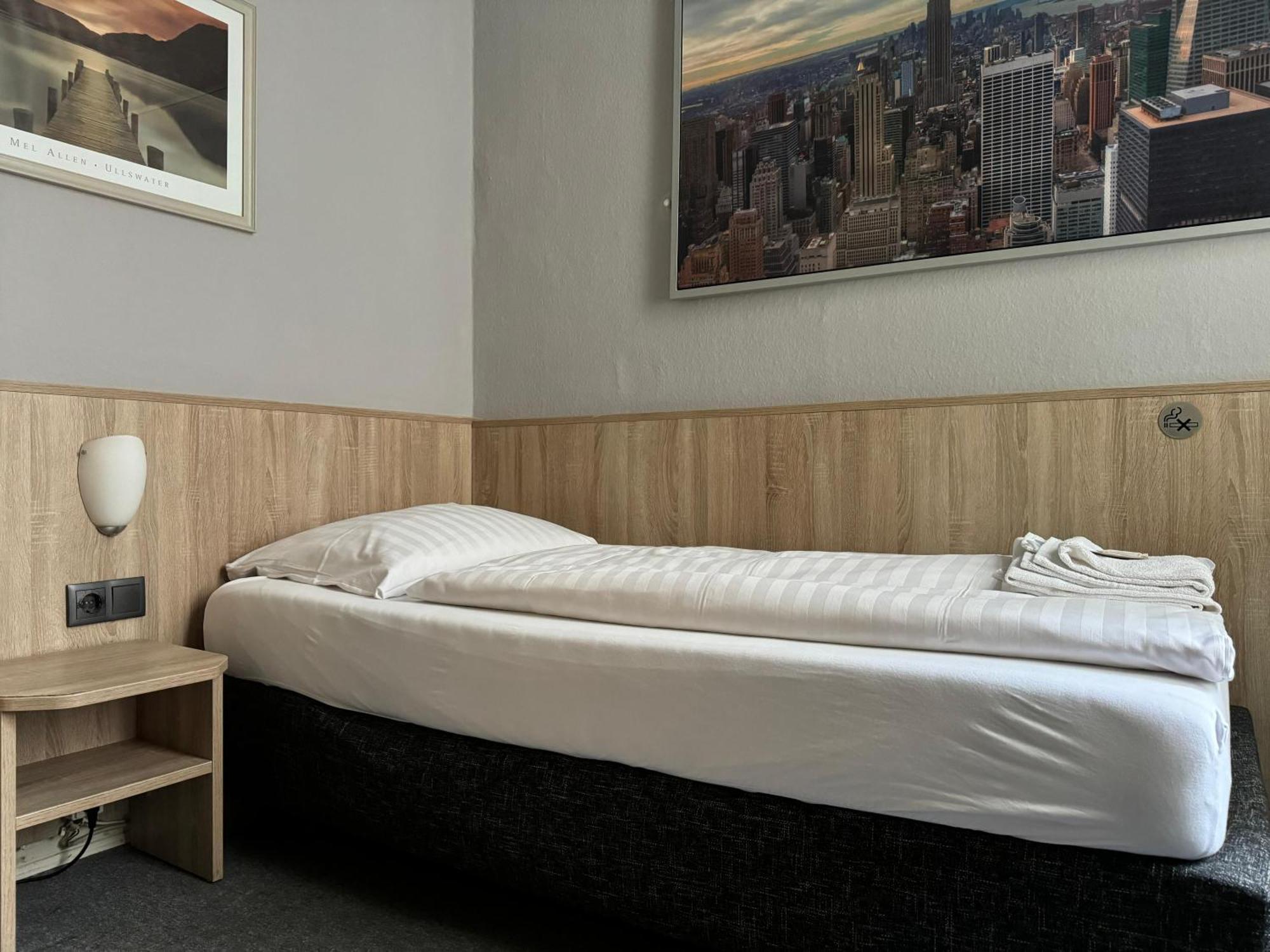 Hotel Kieler Hof 2*