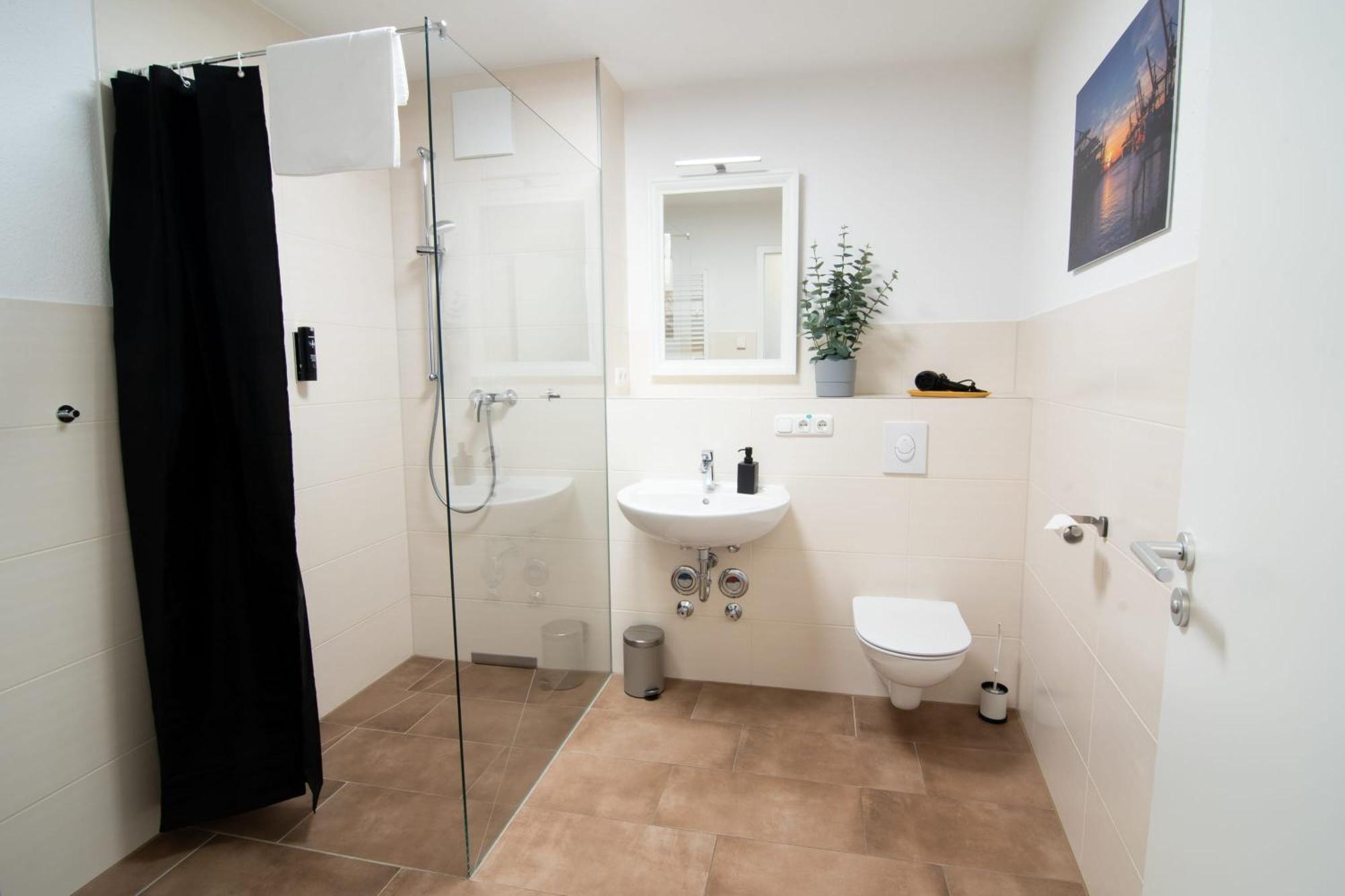 Apartment 4 Bedrooms For Up To 12 Guests Hamburg