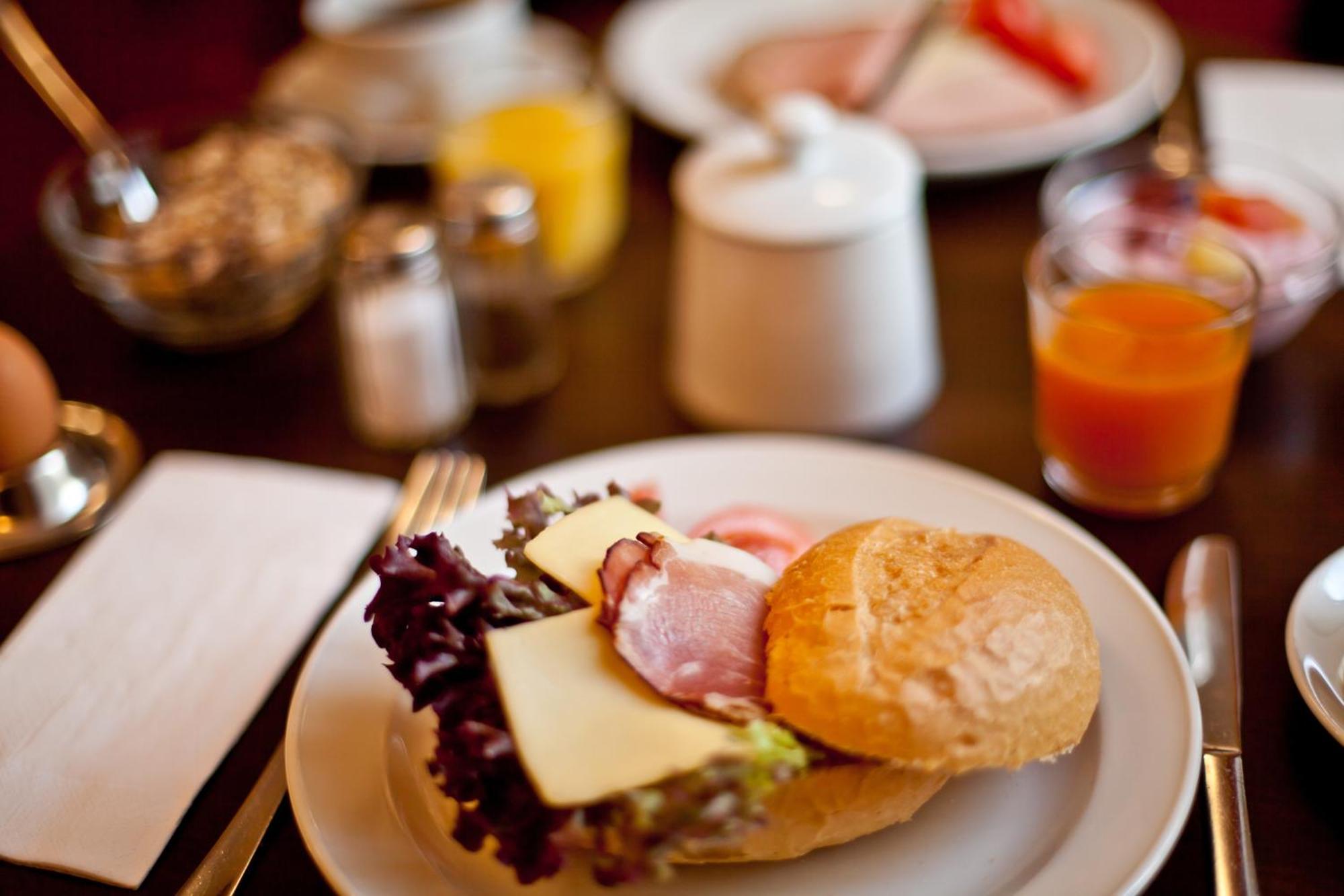 Hotel Polo Am Zob Hamburgo