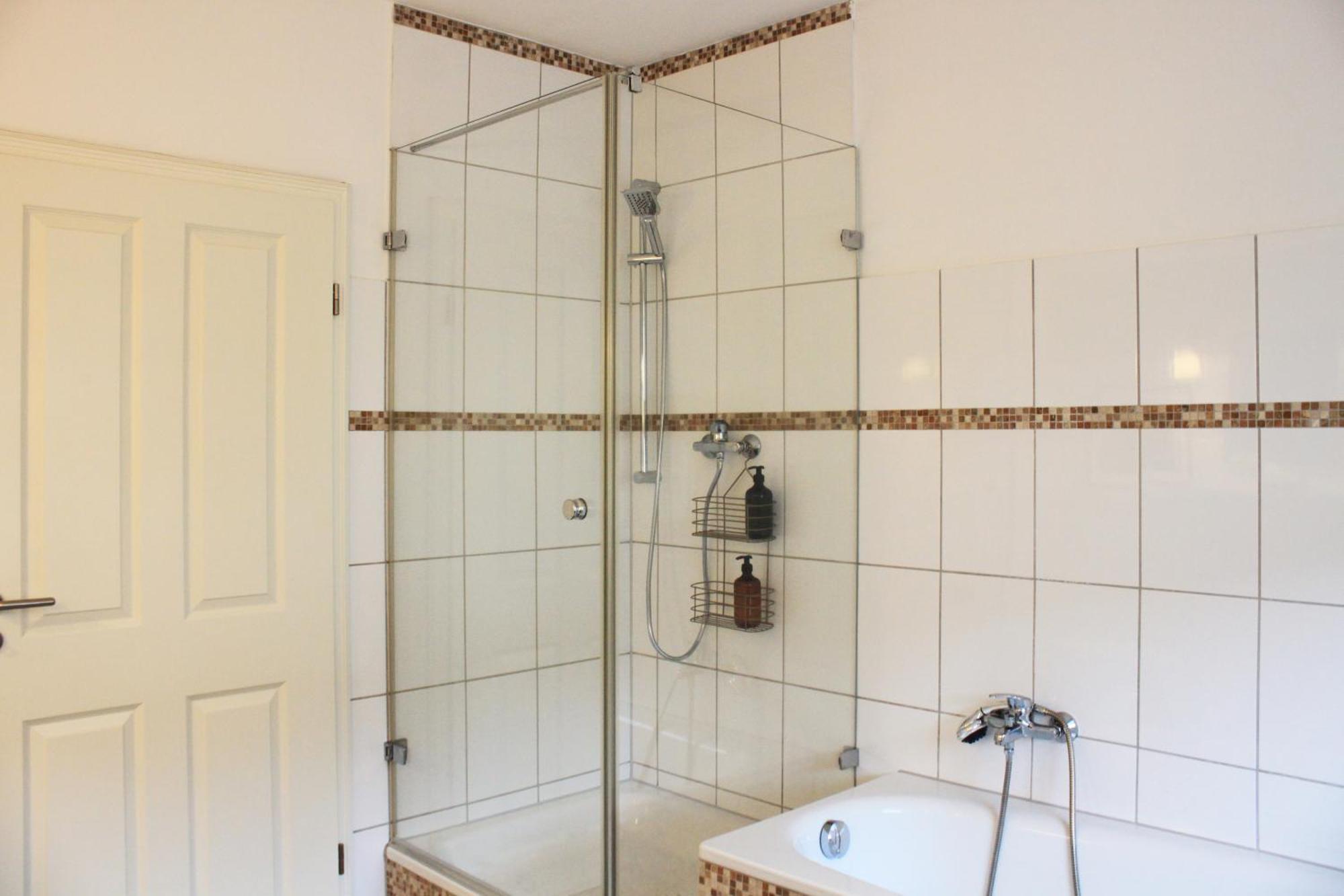 R B Family - 108 Qm Mit Dachterrasse - Badewanne & Dusche - Kostenloses Parken - 2 Schlafzimmer Hamburg