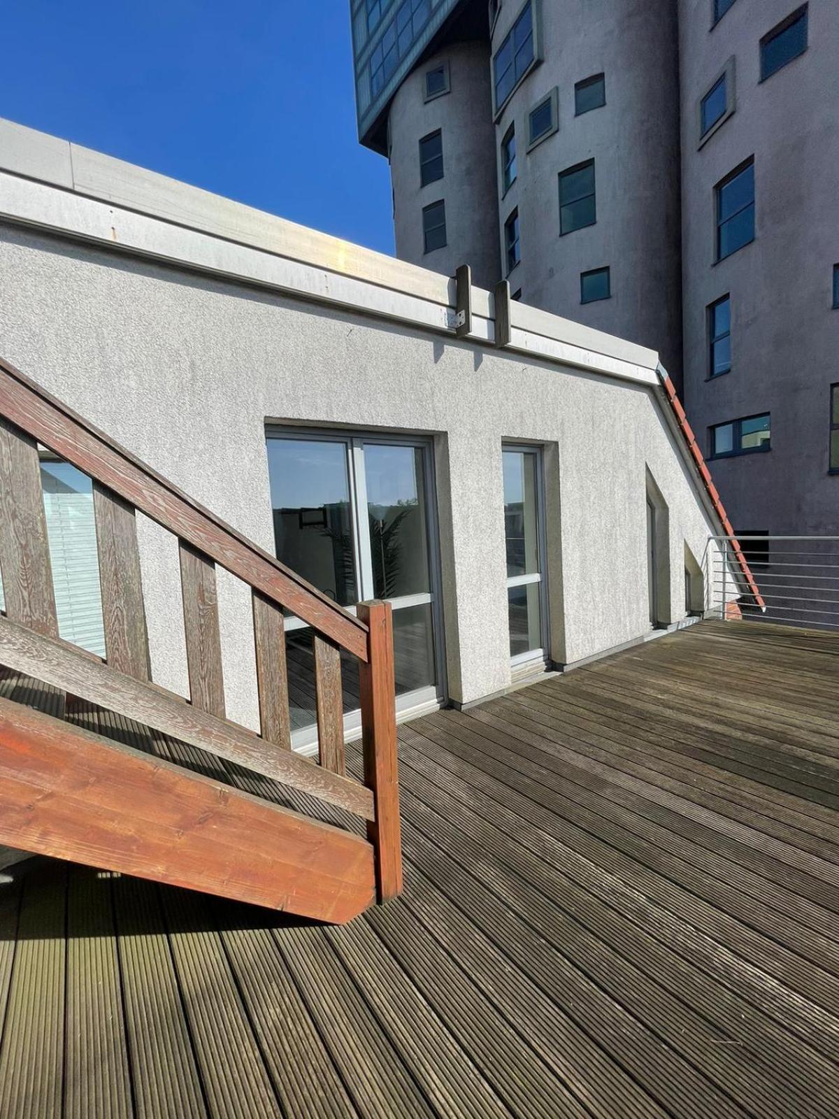 Zentral Gelegenes Premium-apartment Mit Viel Tageslicht Apartment