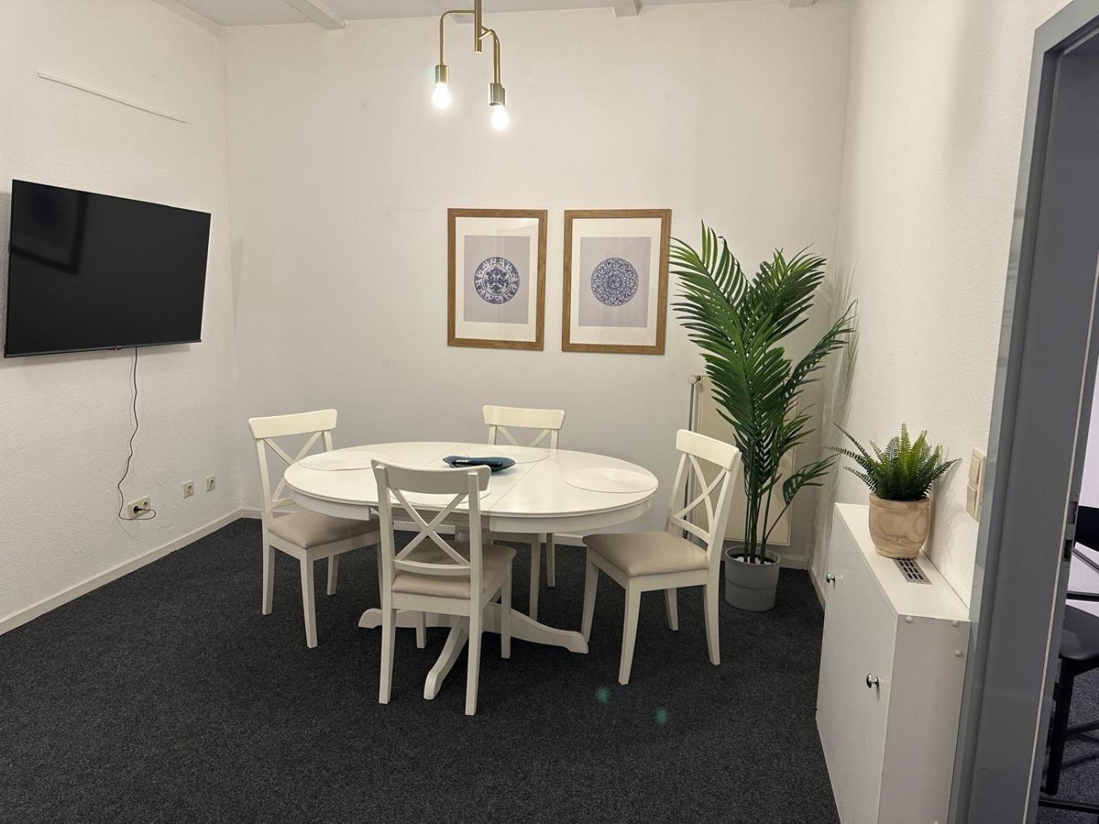 Zentral Gelegenes Premium-apartment Mit Viel Tageslicht Apartment