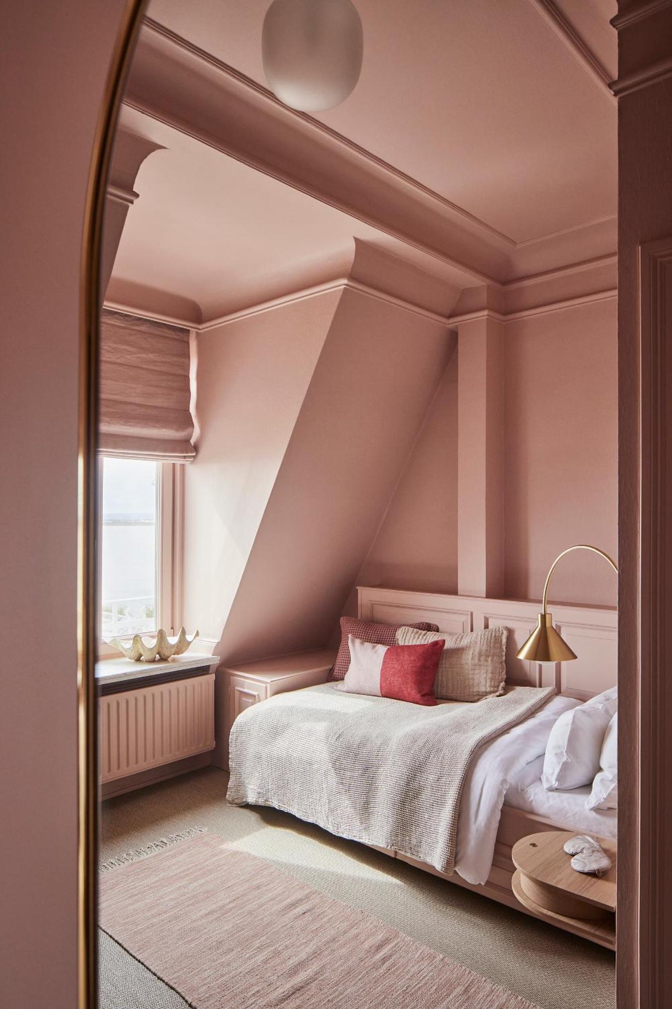 Strandhotel Blankenese 4*
