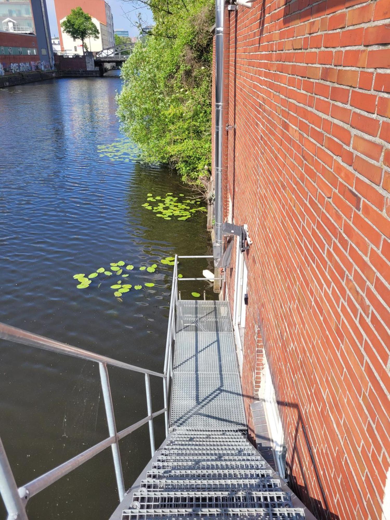Exklusives Hafen-appartement Mit Whirlpool, Mit Wasserblick, City-nah & Eigenem Parkplatz Apartment *