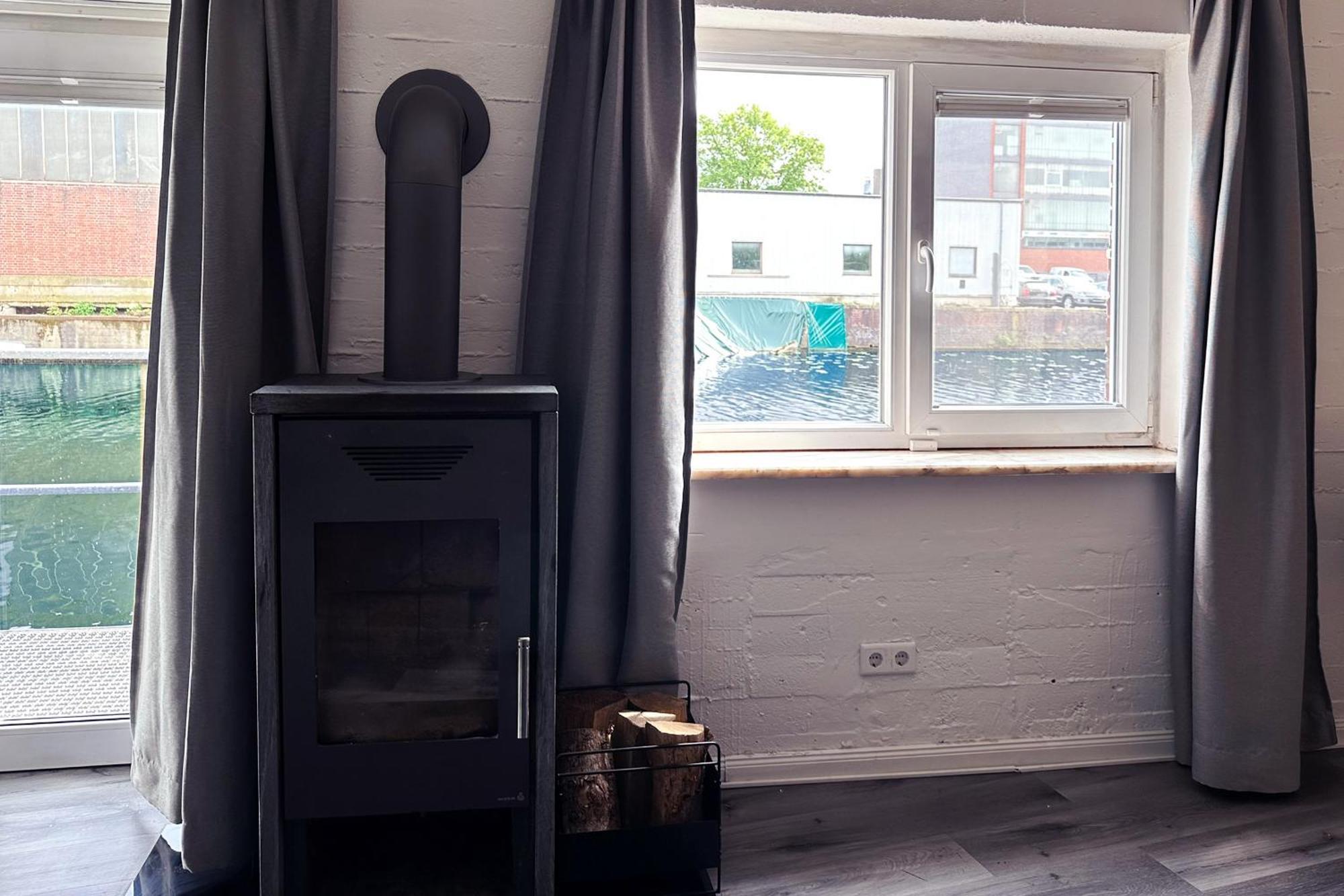 Apartment Exklusives Hafen-appartement Mit Whirlpool, Mit Wasserblick, City-nah & Eigenem Parkplatz *
