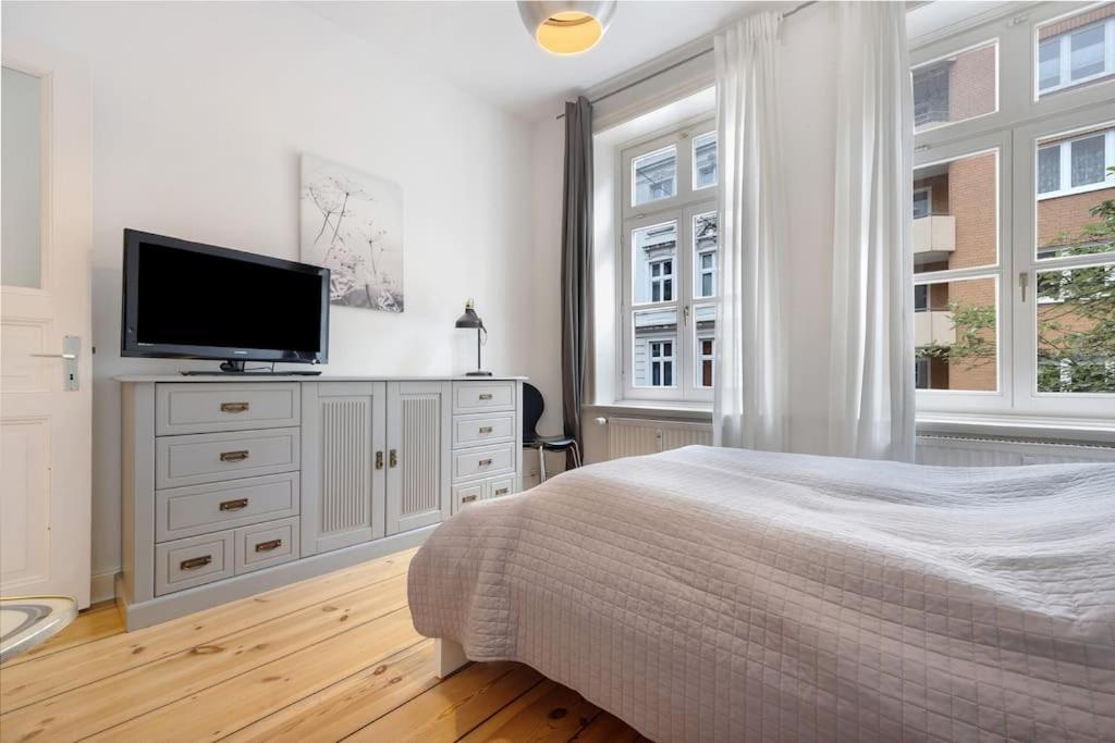 Apartment Wunderschoene 3 Zimmer Wohnung! *