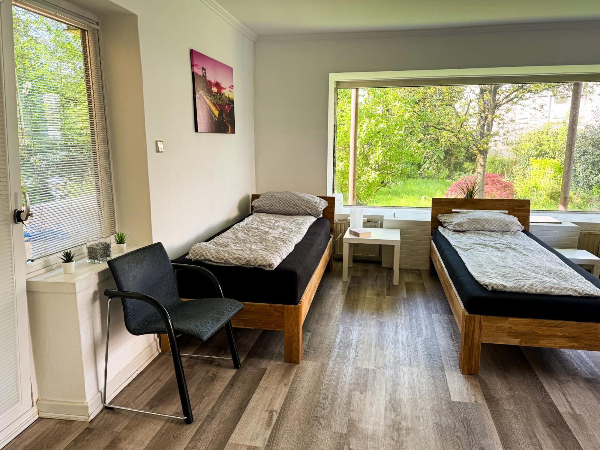 Apartment Hh - *