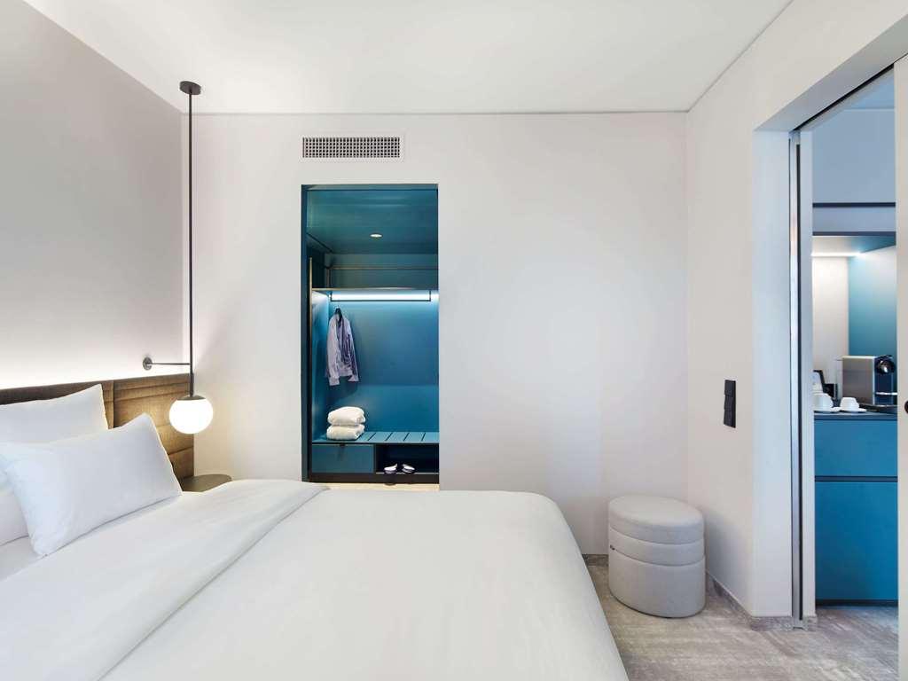 Novotel Station *