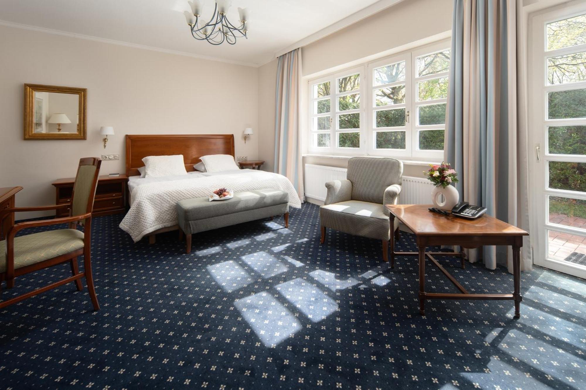 Kleinhuis Mellingburger Schleuse Hotel 4*