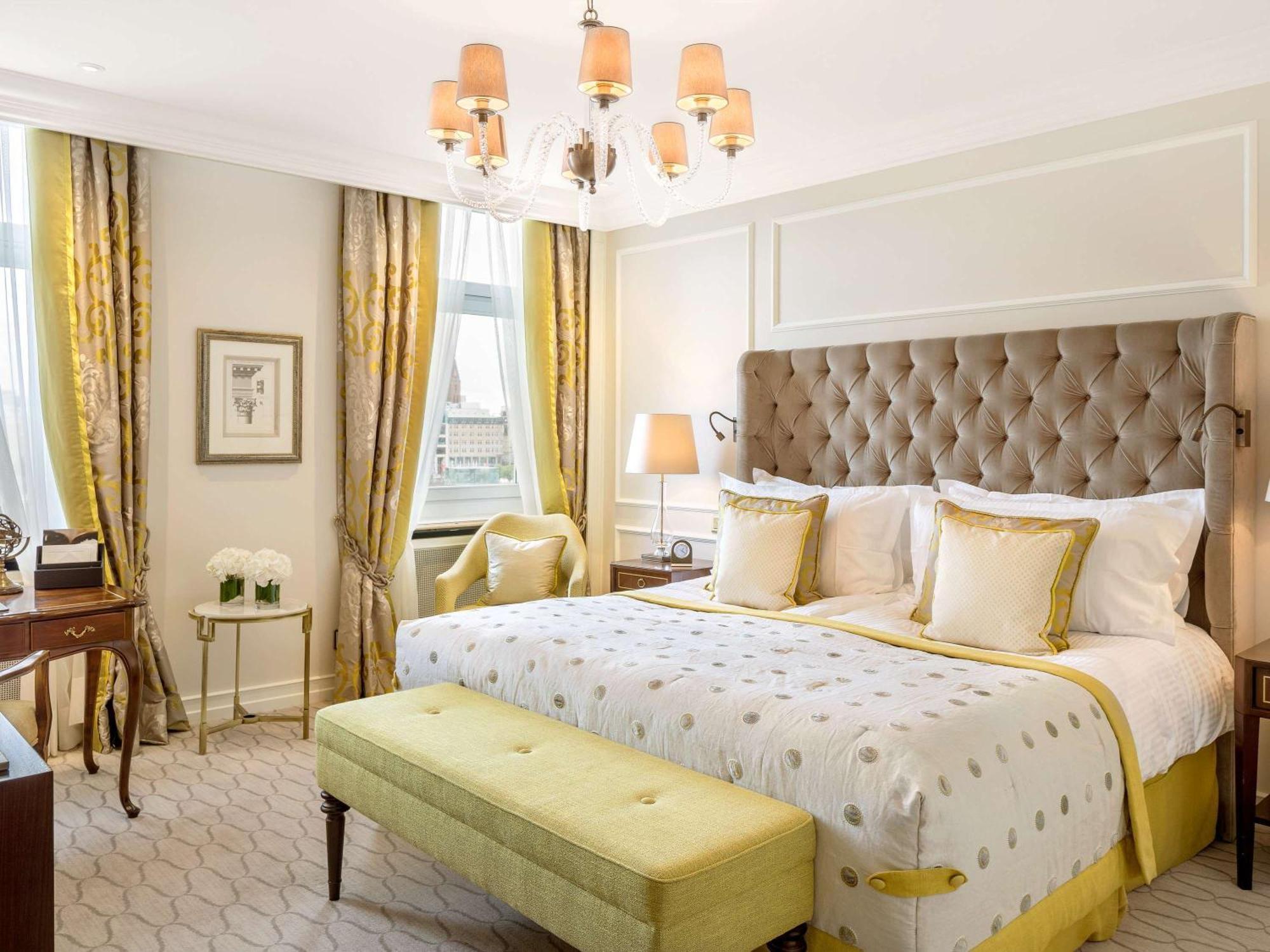 Fairmont Vier Jahreszeiten Hotel 5*